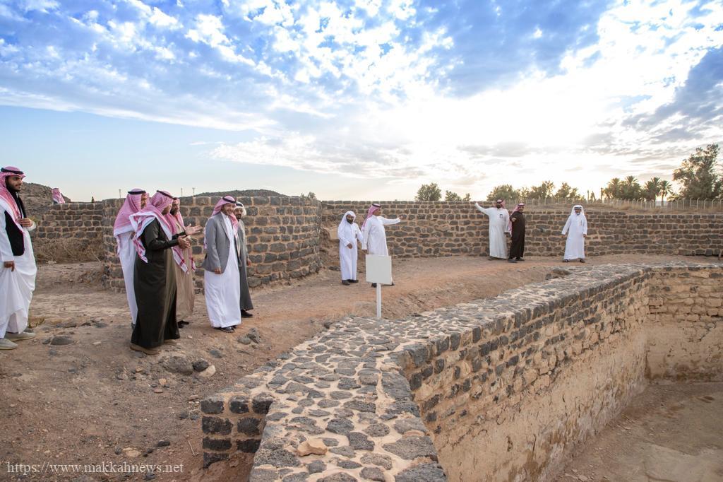 وكيل ⁧وزارة السياحة‬⁩ للتفعيل السياحي يزور “مدينة فيد” التاريخية بحائل ...